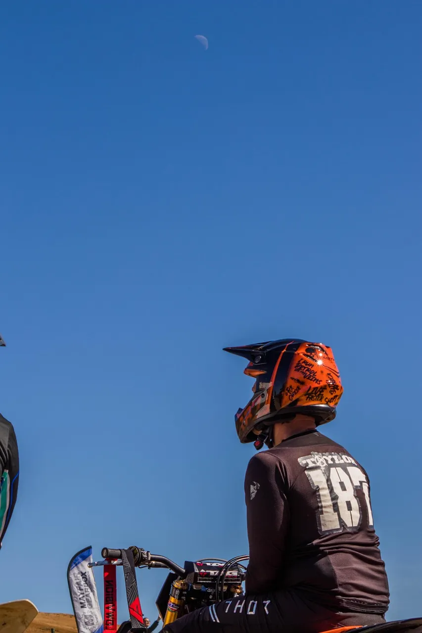 7 Great Auto Racing Helmet List and Buyer’s Guide
