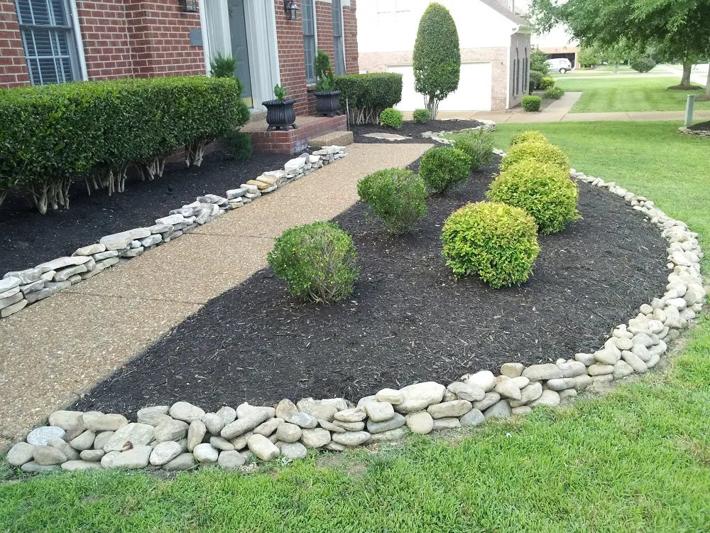 Decorate your Garden with River Rock Landscaping
