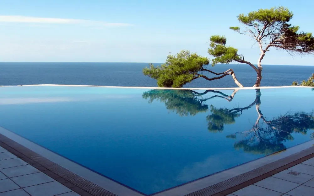 To infinity and back pool