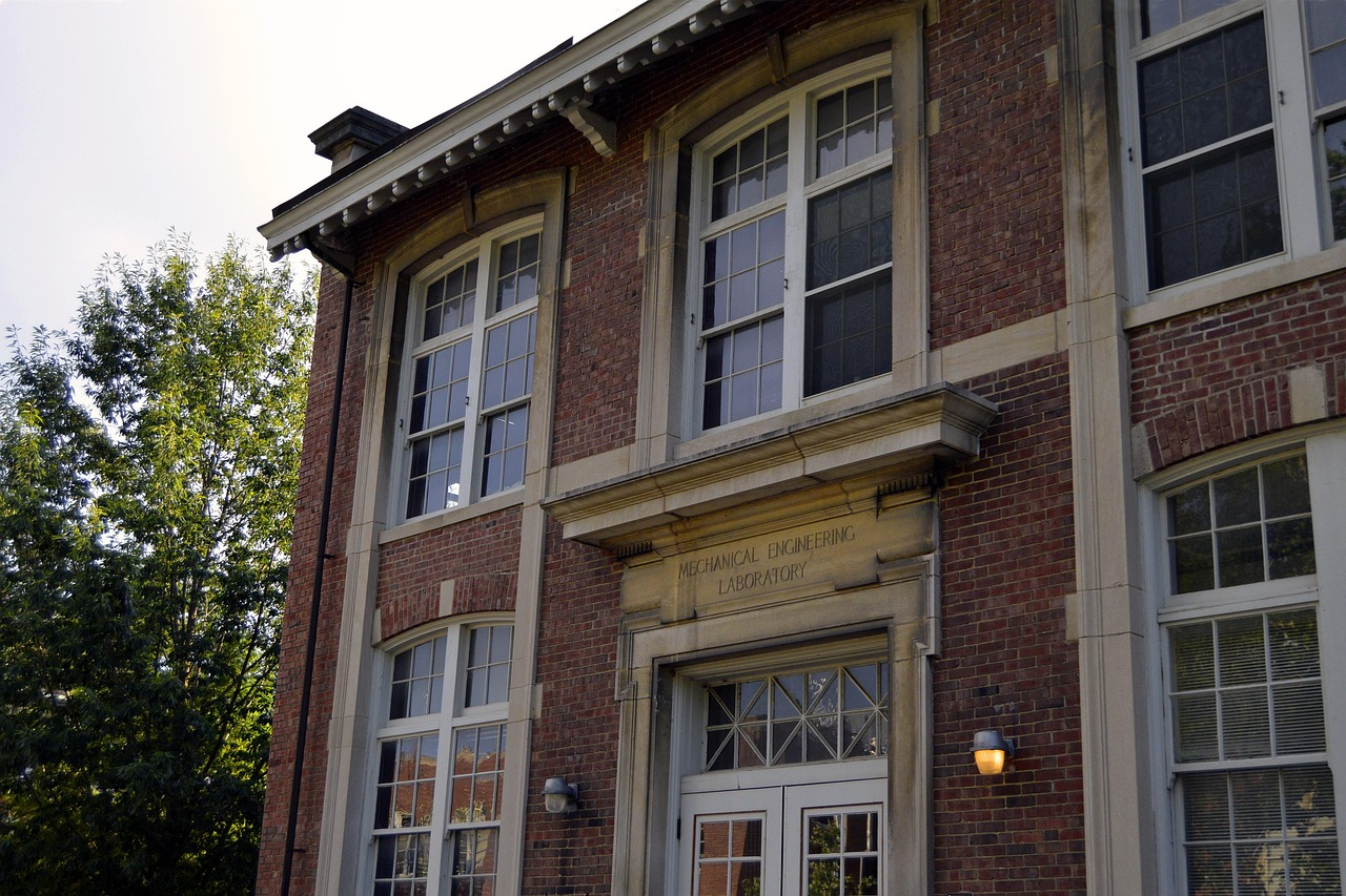 10 Reasons You Should Go To College For Audio Engineering